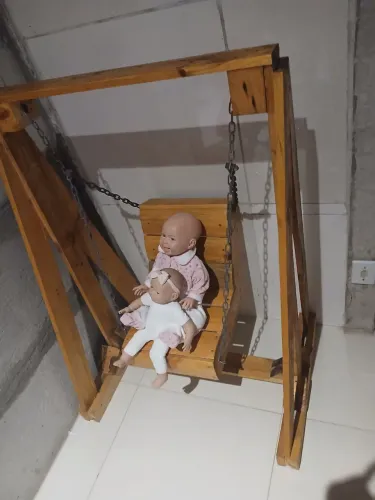 Balanço infantil em madeira