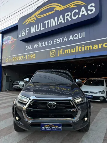 Toyota Hilux CD SRX Plus 4X4 2.8 TDI Die. Aut. 2025
