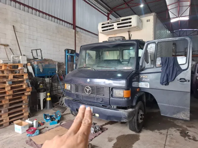CONTRATA-SE LAVADOR / AUXILIAR / ELETRICISTA / REFRIGERISTA AUTOMOTIVO
