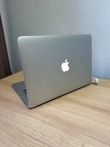 MacBook Air 2011