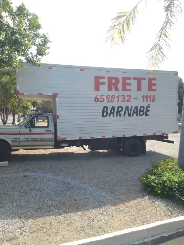 F4000 com Baú 