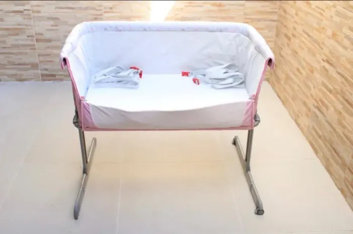 Berço acoplado marca Chicco 