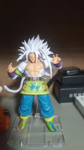 Black Hole Toys Goku SSJ5