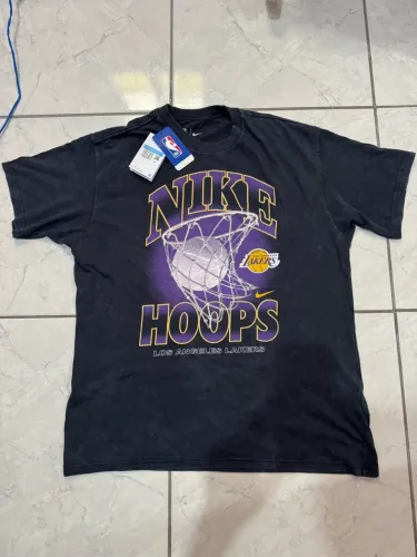 Camiseta Nike Max90 Lakers