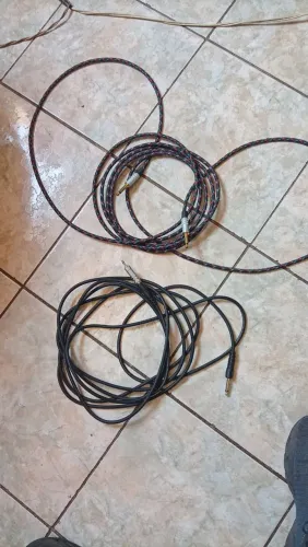 Cabos P10 5m cada, zerados.