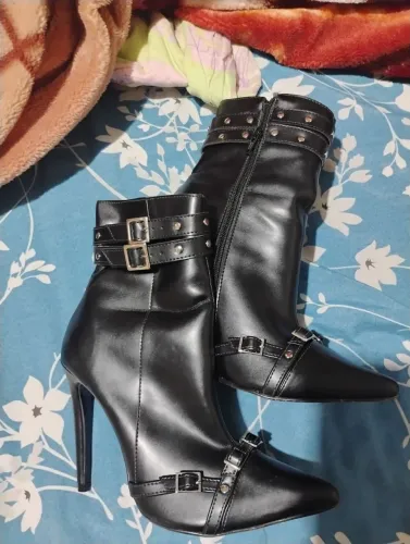 Bota feminina salto fino
