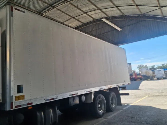 Baú para caminhão 8,50 mt valor R$ 30.000