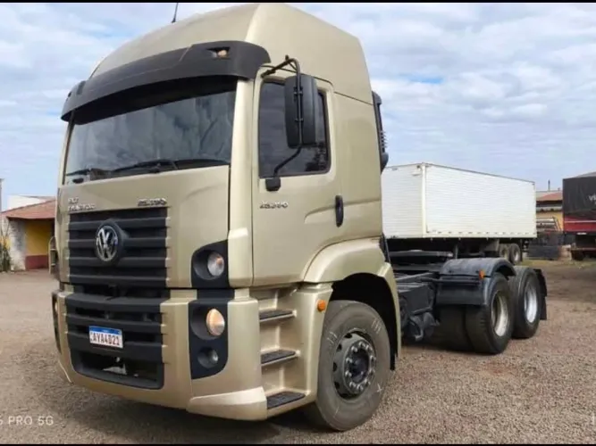 Caminhão 25-390 E Constel. 6x2 2p (diesel)