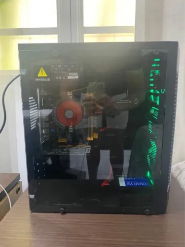 Pc completo e acompanha mouse e teclado {gamer}