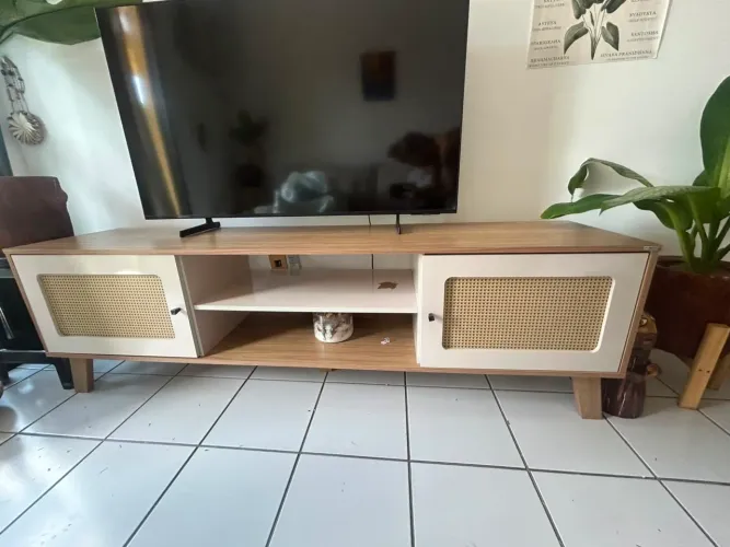 Rack de TV estilo palhinha - Perfeito estado.