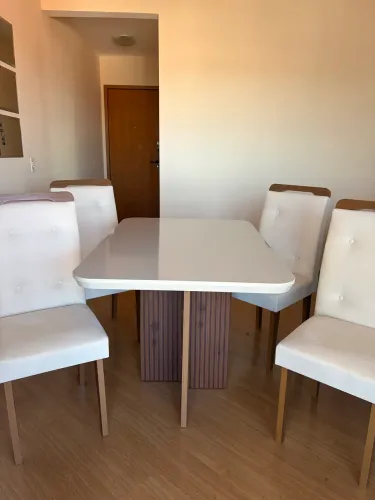 Mesa de jantar 4 lugares - Moderna mobília