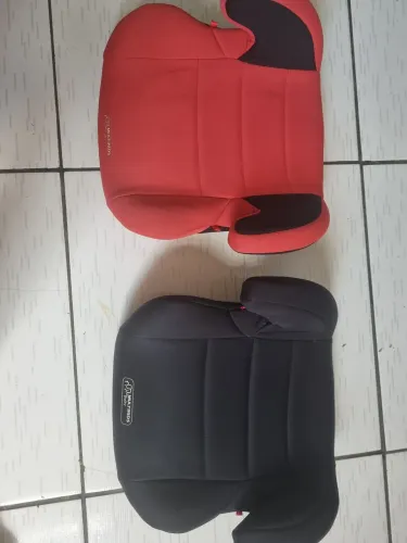 Vendo assento de elevação 2 opções um preto outro vermelho 50$ cada zap *50 