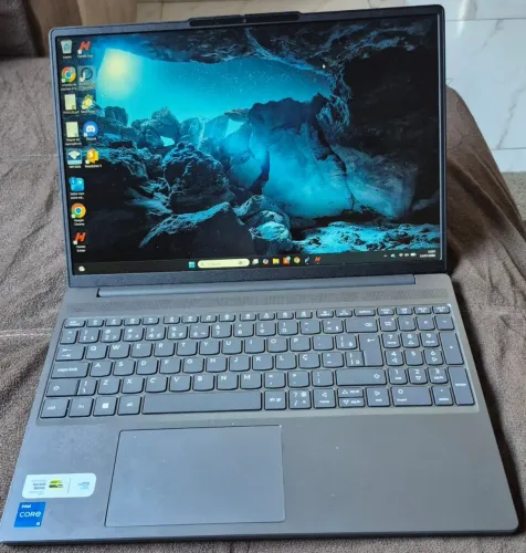Notebook Lenovo i5 13ª Geração (Nota fiscal + Caixa + 7 meses garantia)