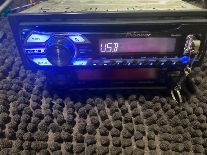 Vende se rádio automotivo pionner com USB