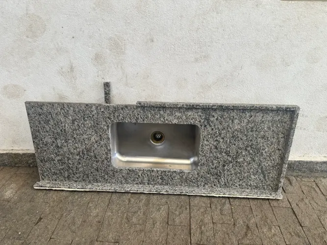 Pia granito