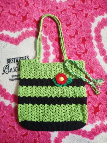 Bolsa de crochê ? verde e preto 