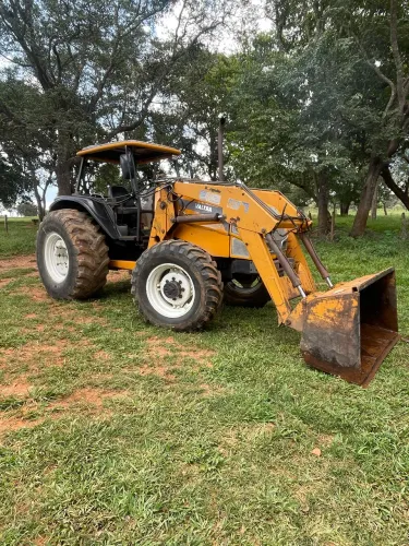 Trator Valtra BM 110