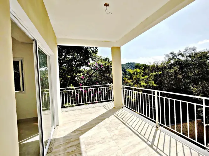 Casa de condomínio Capitalville para aluguel e venda tem 400 m2 com 4 quartos, 3 suites
