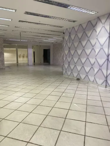 LOJA COMERCIAL NO CENTRO DE ARARUAMA COM 277m2
