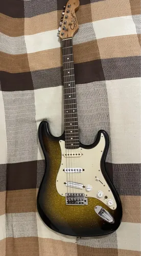 Guitarra Custom - Strato