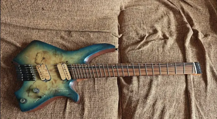 Guitarra Headless 7 Cordas Multiscale Luthier Sanzio Brandao KIAN Guitars
