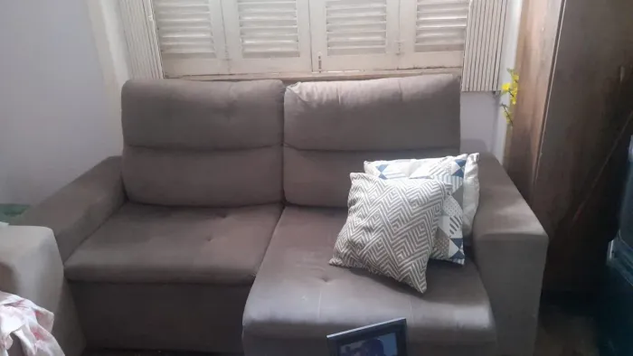 Sofá semi novo 