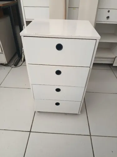 Cozinha de cama com quatro gavetas