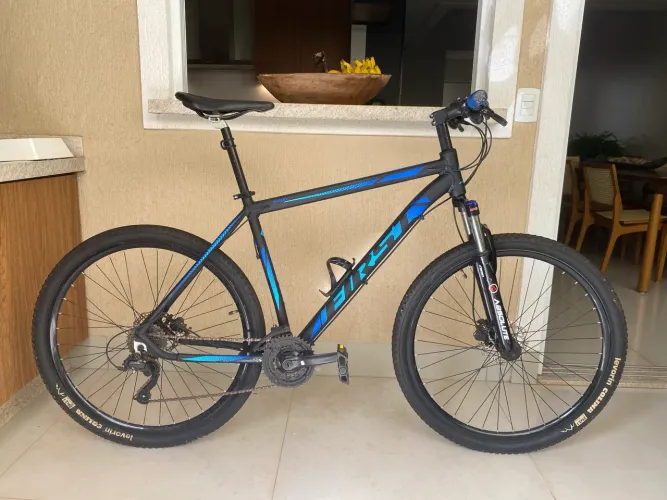 Bicicleta fisrt Aro 29 usada