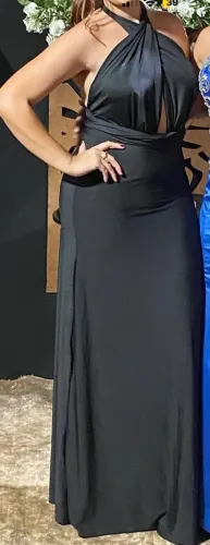 Vestido preto de festa