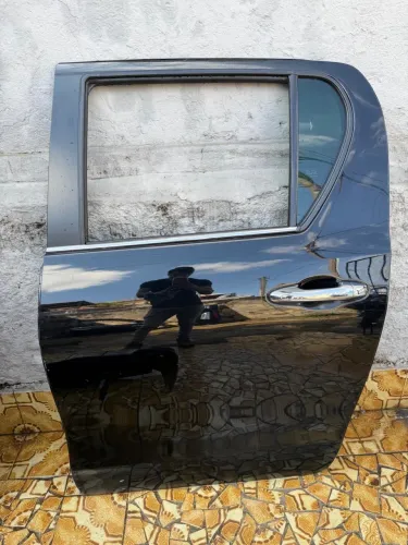 PORTA HILUX TRASEIRA LADO ESQUERDO 2021 2022 2023