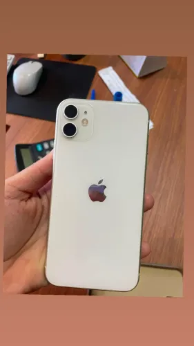 Vendo iPhone 11 64Gb semi novo funcionando perfeitamente