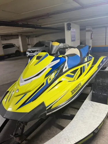 Vende -se, esse lindo jet ski, modelo GP, 1.800 ano 2021.