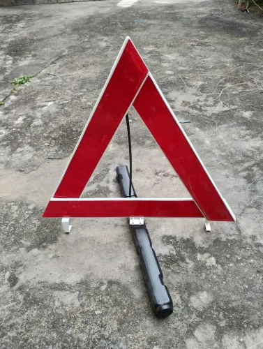 Triangulo de consecionaria original
