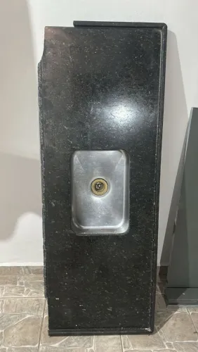 Pia de granito verde Ubatuba 1.50 com cuba.