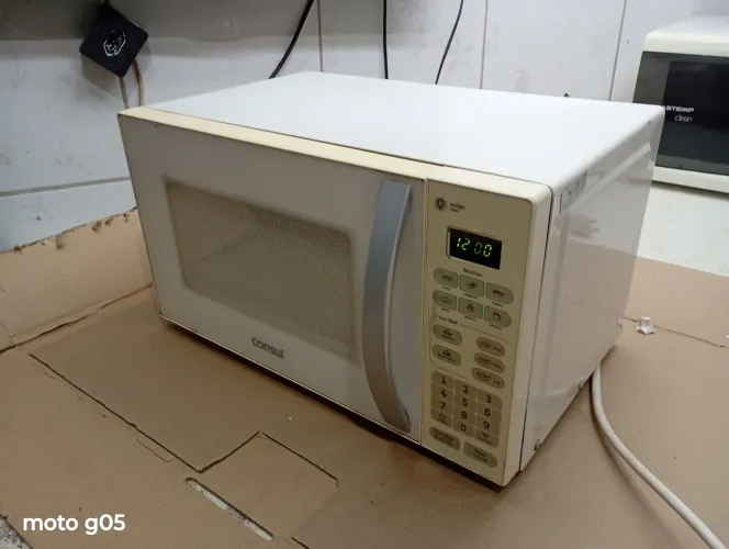 Forno micro-ondas 20 l