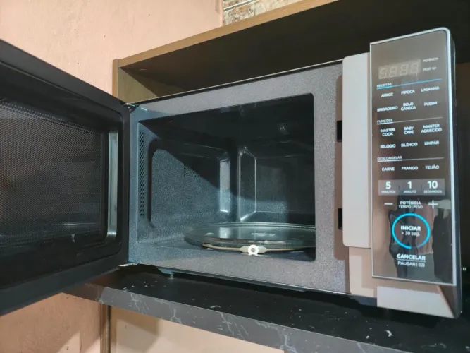 ? MICRO-ONDAS MIDEA 30L ESPELHADO