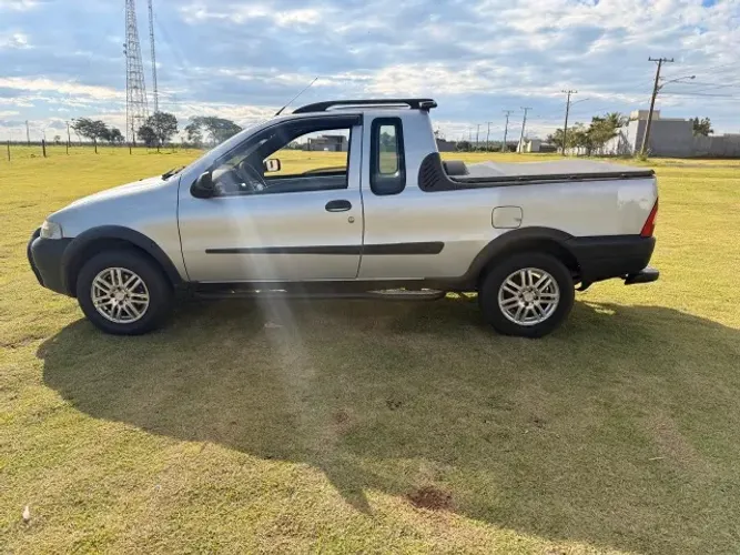 Fiat Strada 1.3 MPI Fire 8V 67cv CE 2004