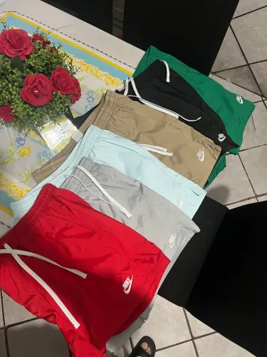 Bermuda nike wovem sem uso tamanho m