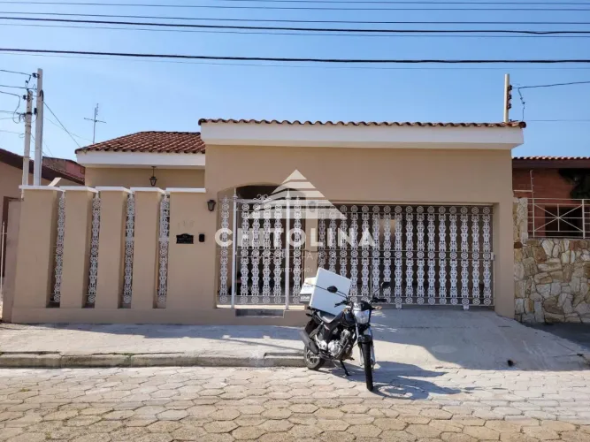 Sala comercial em ótima localização!! Medindo aproximadamente 20M² com um banheiro coletiv