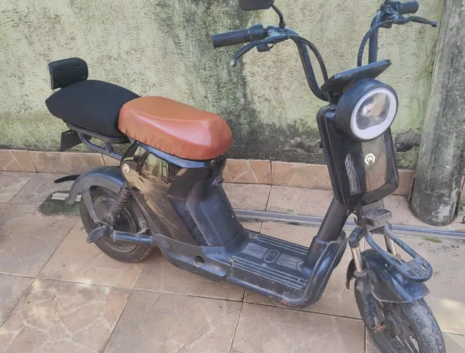 Scooter elétrica Bashi M6