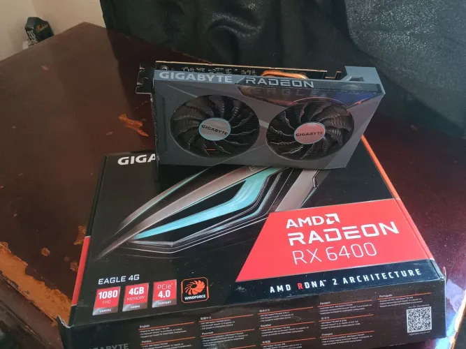 Placa de vídeo RX 6400