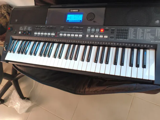 Vendo teclado Yamaha E433