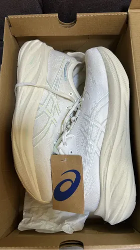 Tênis ASICS NIMBUS 25