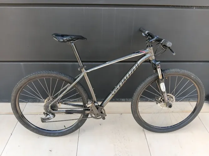 Bicicleta specialized rockhopper aro 29
