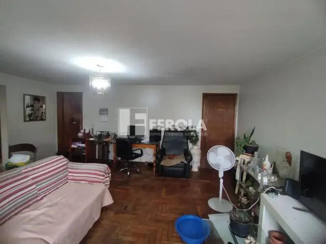 SQN 313 Bloco G - Prédio reformado - Andar alto - Vazado