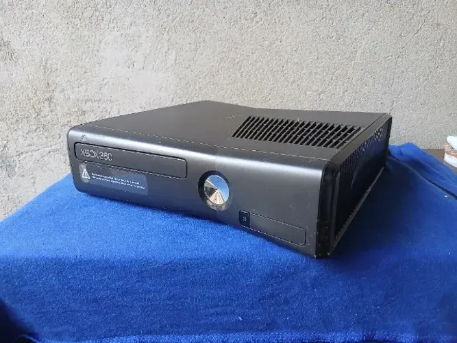 Xbox 360 + Kinect + Fonte (Para peças  ou Conserto)