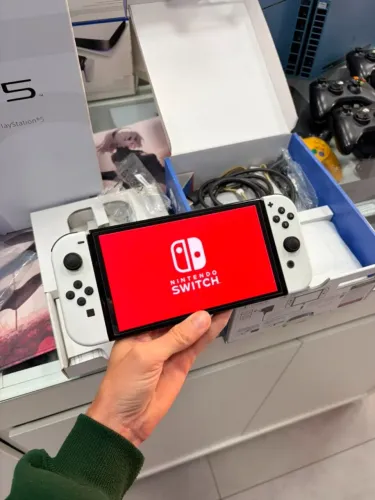Nintendo Switch Oled Seminovo muito conservado -- faço olx pay