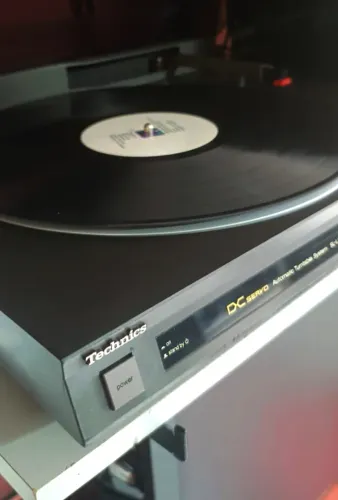 Toca discos Technics modelo SL-L20