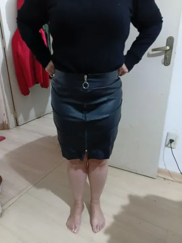 Vendo saia de corino pu tamanho G