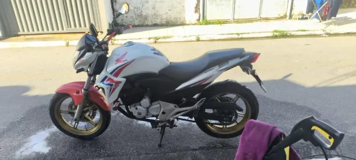 Moto em perfeito estado